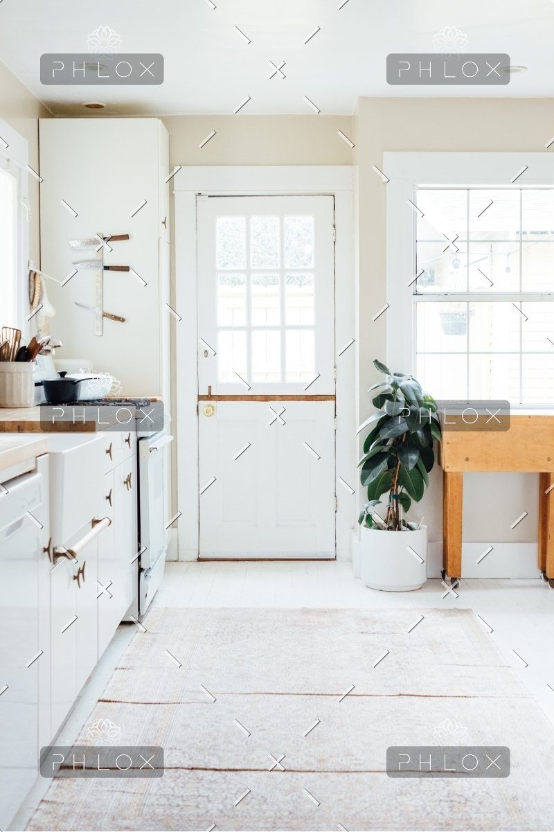 demo-attachment-862-paul-hanaoka-369639-unsplash